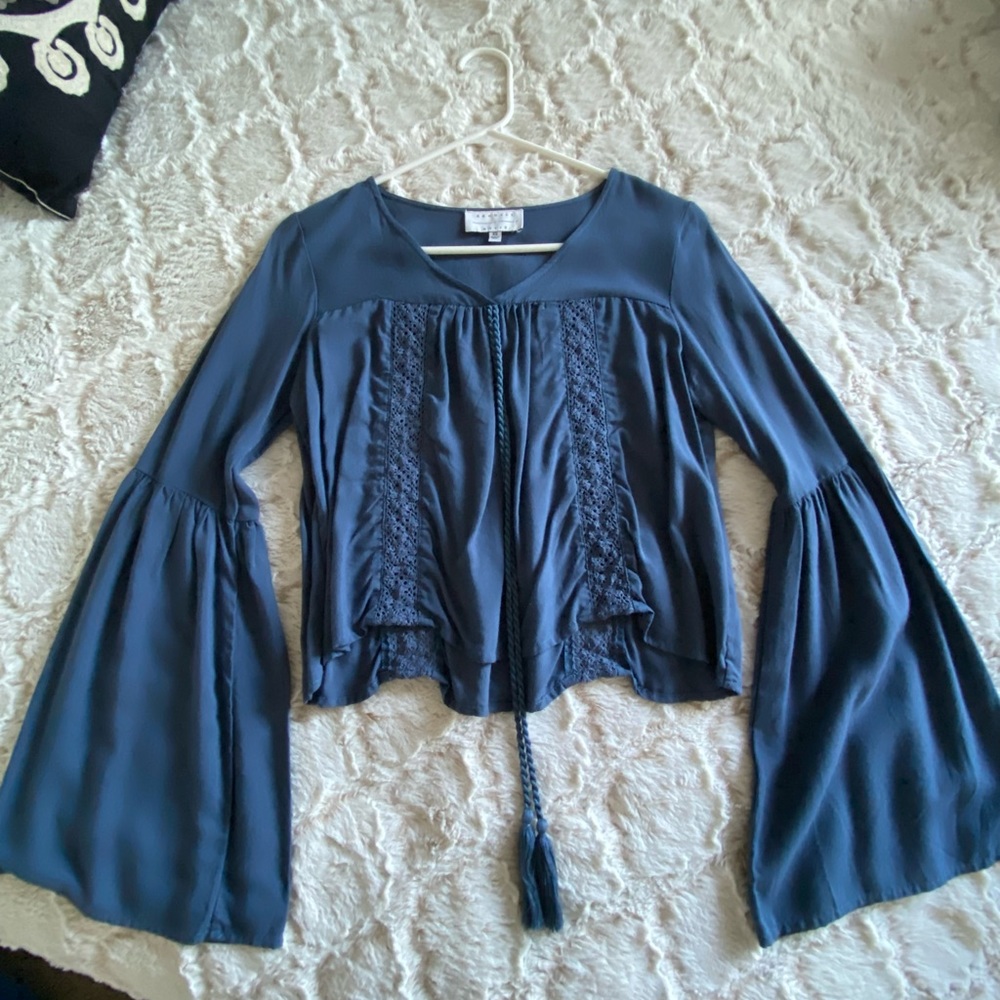Long sleeve crop top